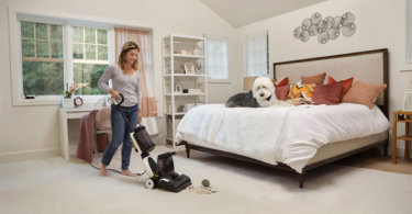 Carpet One: Tineco stellt ersten smarten Teppich- und Polsterreiniger vor