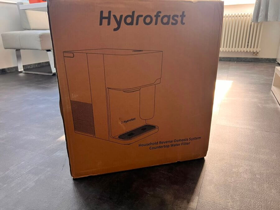 Carton et accessoires du Hydrofast C300 lors du déballage